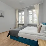 Spacious 3-bedroom Plac Grunwaldzki By Renters Apartman *