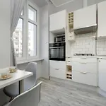 Spacious 3-bedroom Plac Grunwaldzki By Renters Apartman