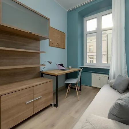Spacious 3-bedroom Plac Grunwaldzki By Renters