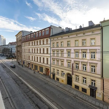 Spacious 3-bedroom Plac Grunwaldzki By Renters