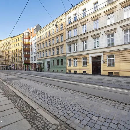 Spacious 3-bedroom Plac Grunwaldzki By Renters