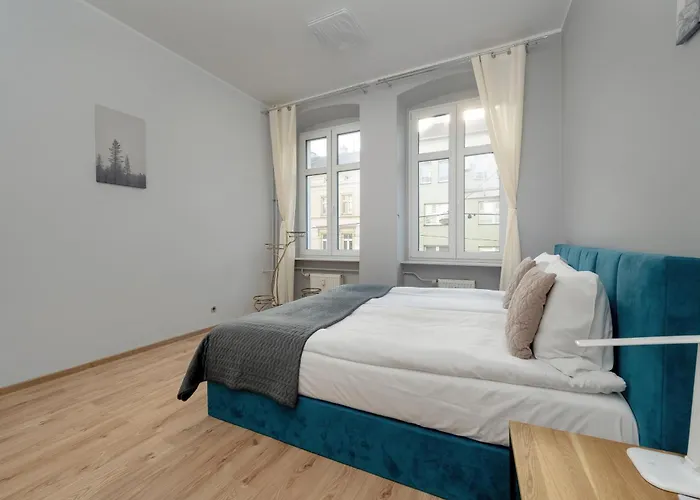 Spacious 3-bedroom Plac Grunwaldzki By Renters Apartament *