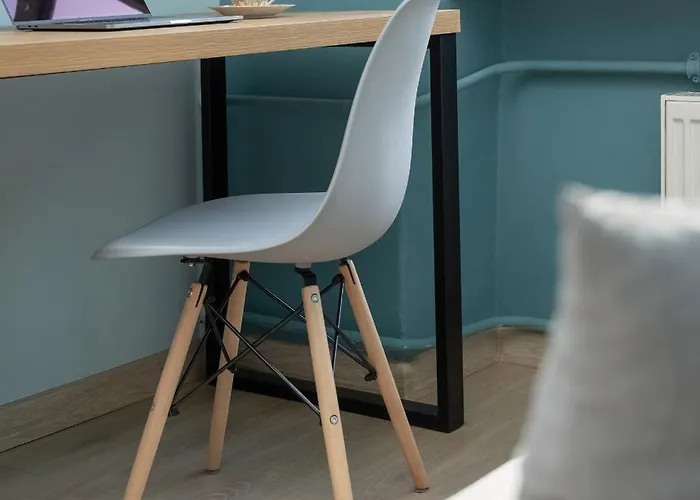 Spacious 3-bedroom Plac Grunwaldzki By Renters Apartament *