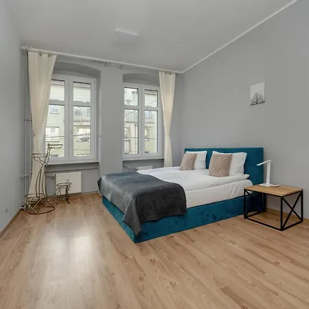 アパート Spacious 3-bedroom Plac Grunwaldzki By Renters